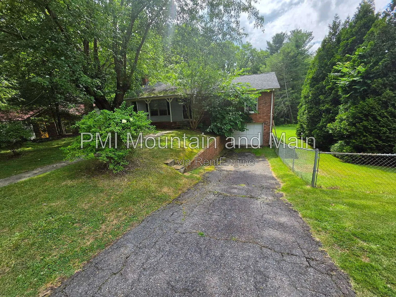 3 bed, 2.0 bath, 1800 sqft, $2,300 — Photo 3