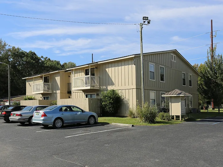 Meadowbrook Apartments — Photo 2
