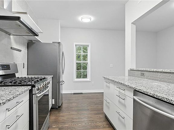 4th image of 730 Reeves Lake Dr SW