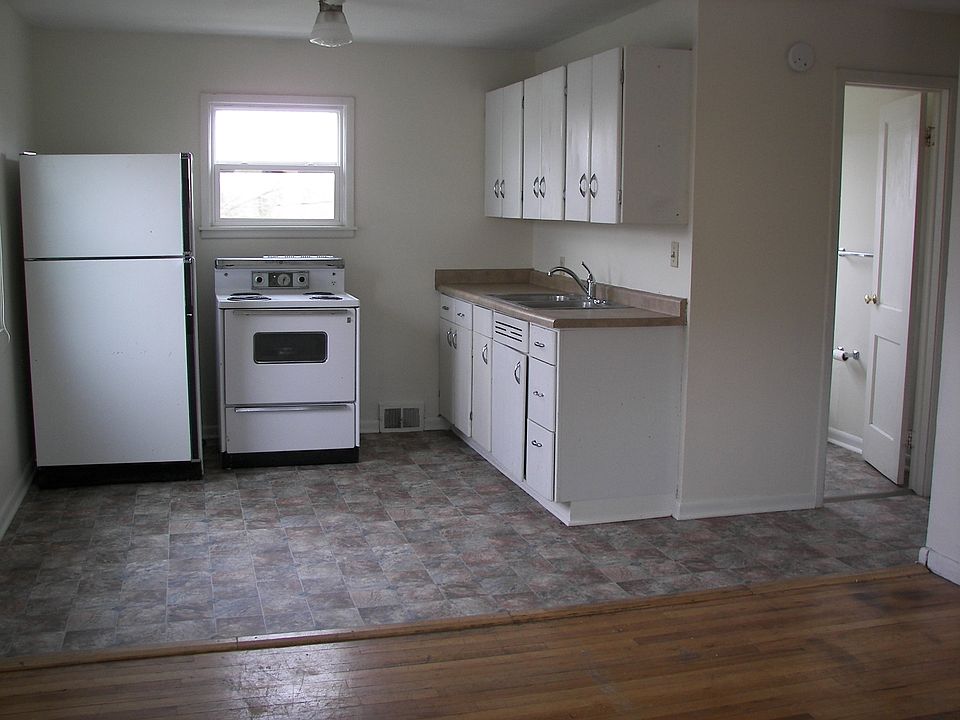 2nd image of 507 E Saint Patrick St APT 15