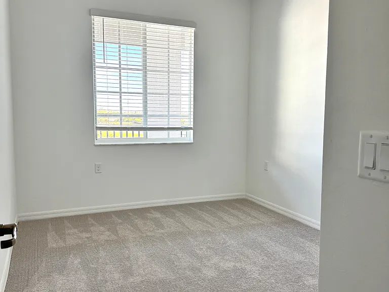18411 Copperhead Ct N #346 — Photo 12
