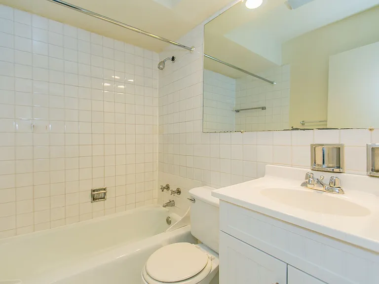 Lincoln Park Living! — Photo 9