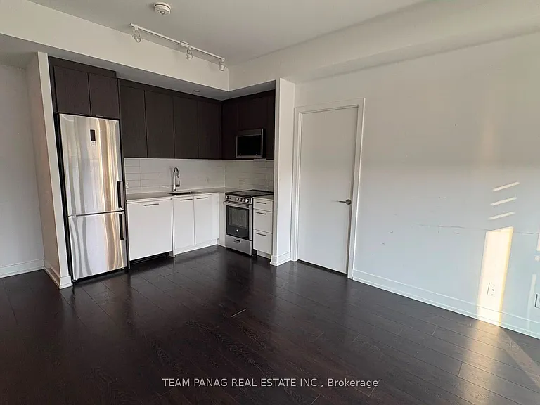 215 Veterans Dr #401 — Photo 2