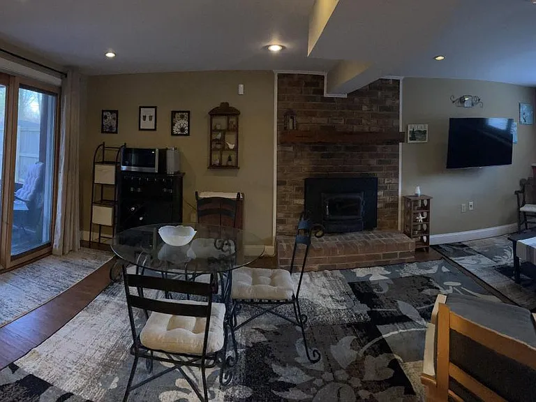 1199 Highview Dr — Photo 4