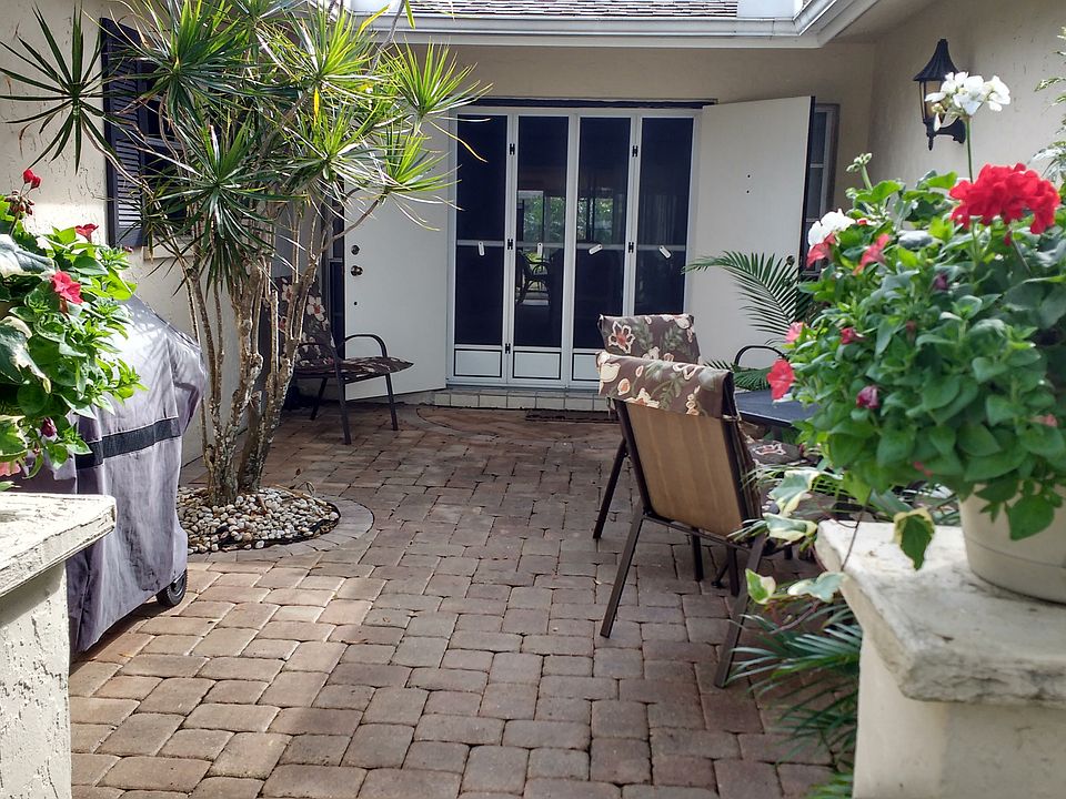Front Courtyard 1