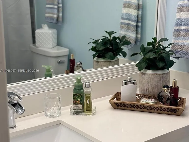 6770 Indian Creek Dr #5C — Photo 24