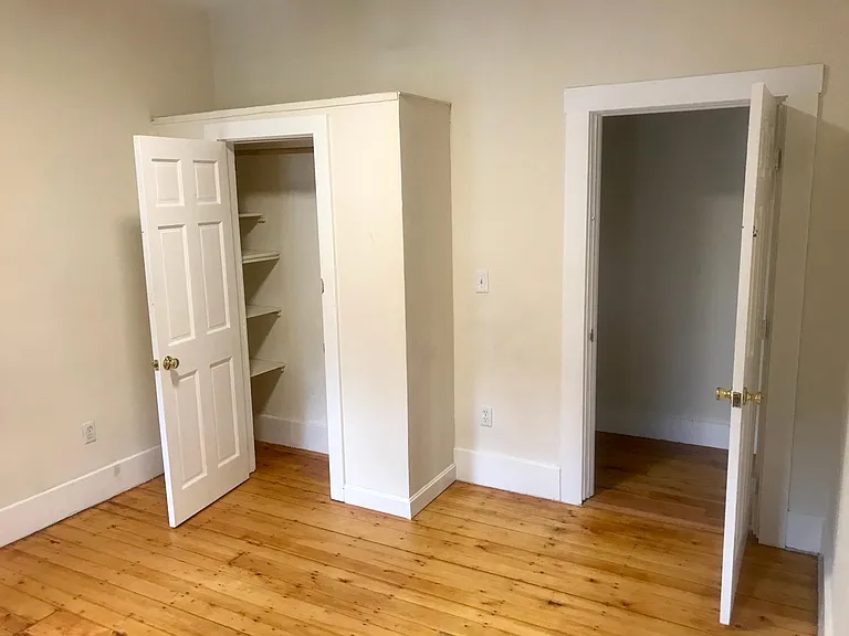 324 Centre St — Photo 9