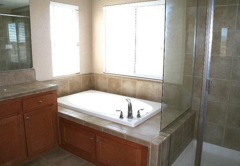 Master Bathtub