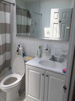 Rented by 18 REALTY | media 16