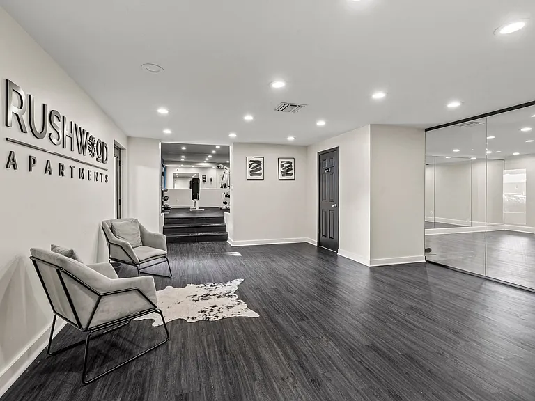 Rushwood Apartments — Photo 16