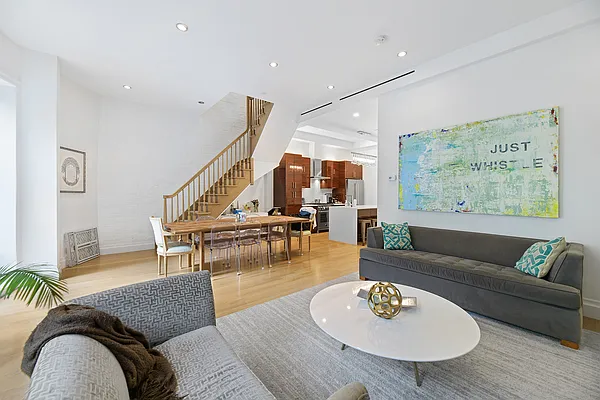 Rented by REAL New York | media 25