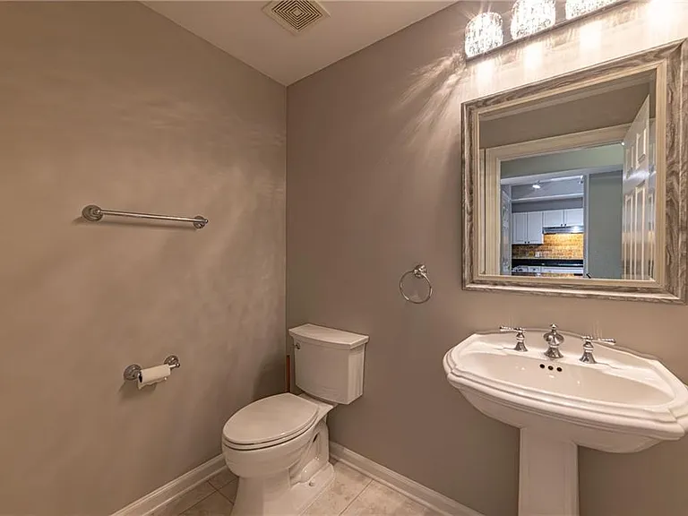 3275 Lenox Rd NE #214 — Photo 8
