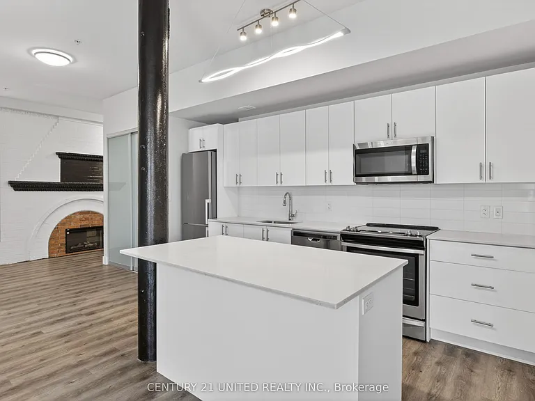 475 George St N #202 — Photo 5