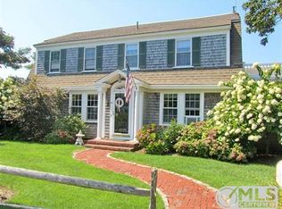 24 Pilgrim Rd, Harwich Port, MA 02646