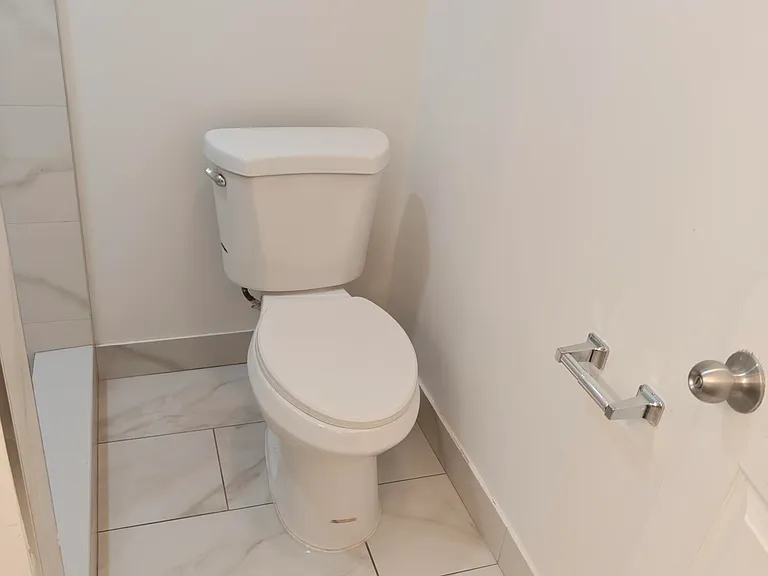 1010 Grant St — Photo 6