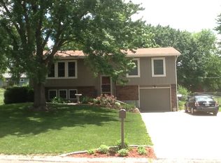 3640 NE Wenonah Rd, Topeka, KS 66617