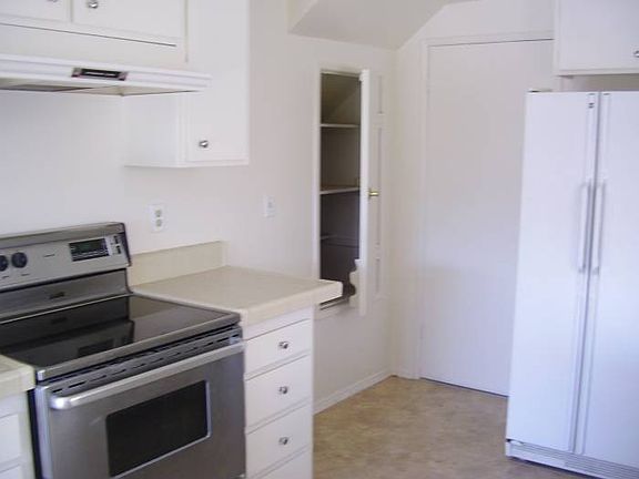 Newer Stove Kitchen