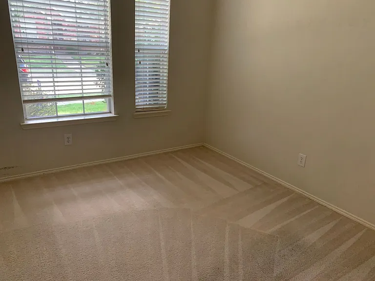 6000 White Pine Dr — Photo 4