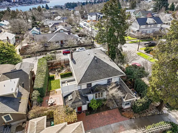 4102 Corliss Avenue N, Seattle, WA 98103