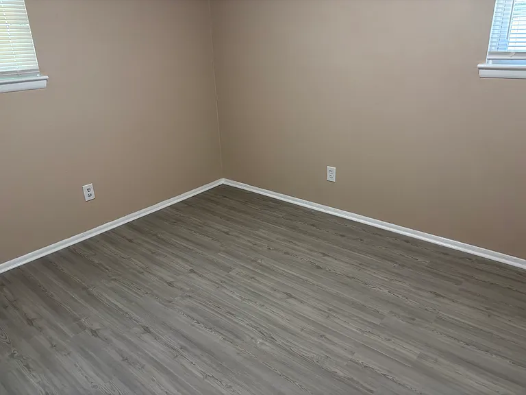 1354 Buckingham Ave — Photo 9