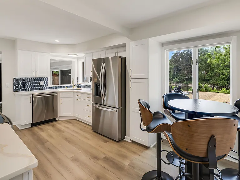 519 W Montclaire Ave — Photo 9