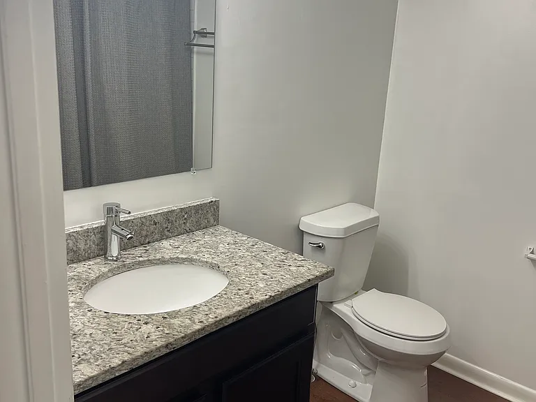 1008 Hickory Hill Ln — Photo 5