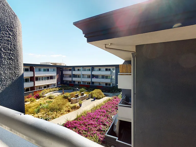 Eight 80 Newport Beach — Photo 91