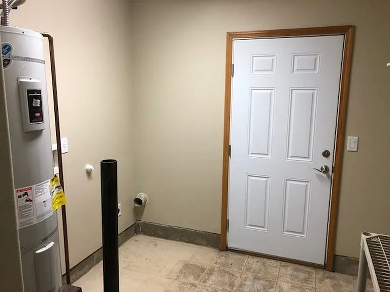 136 SW Sharon Jane Pl — Photo 14