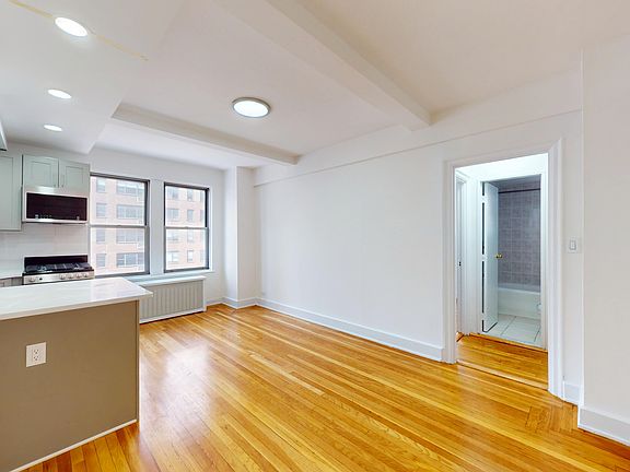 2nd image of 301 E 38th St APT 9G