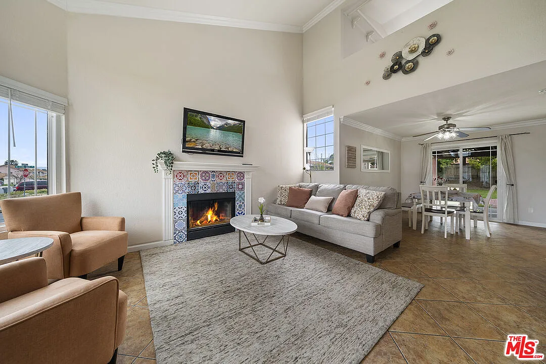 4 bed, 2.5 bath, 1458 sqft, $3,500 — Photo 4