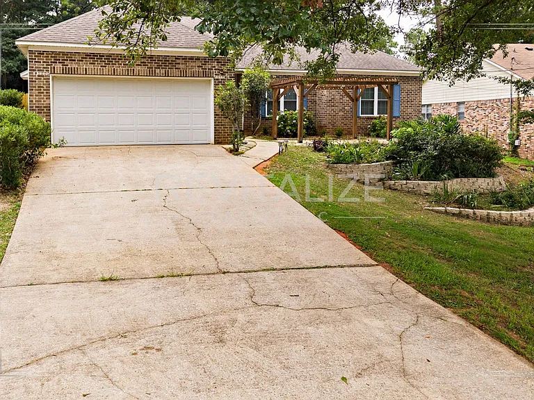 105 Ventura Cir — Photo 11