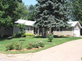 305 E Pierce Ave, Fairfield, IA