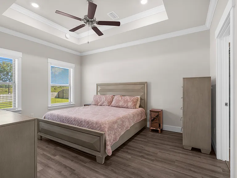 1048 Pheasant Cir — Photo 16