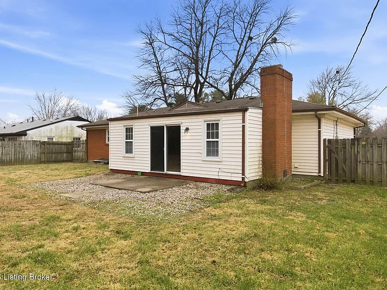 2403 Silverbrook Ave — Photo 35