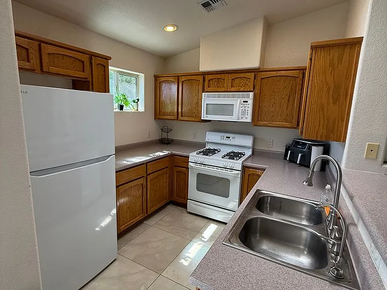11323 S Kingman Ave — Photo 6