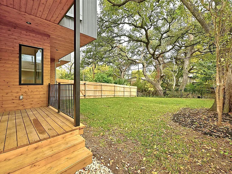 3003 Fontana St — Photo 5