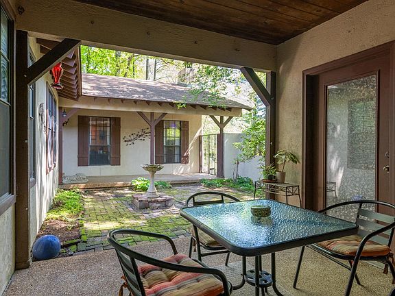 5th image of 35 Vine Grove Ln