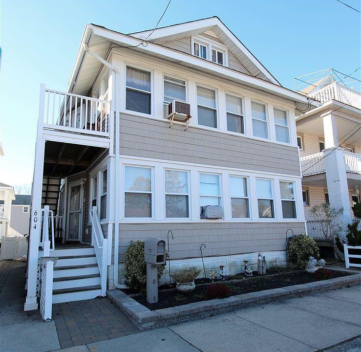 1st image of 604-06 1st St