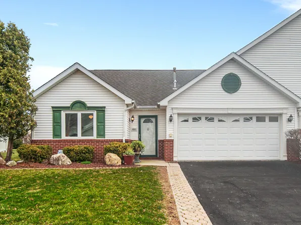 9553 Monroe St, Crown Point, IN 46307