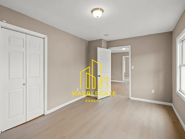 113 E Main St #22 — Photo 7