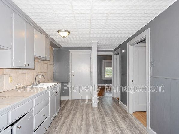 3223 E 8th St APT 2W