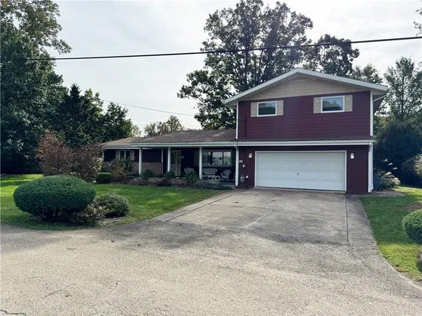 101 Kendall St, Hopwood, PA 15445