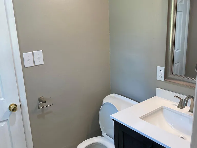 3245 S Irvington Ave — Photo 9