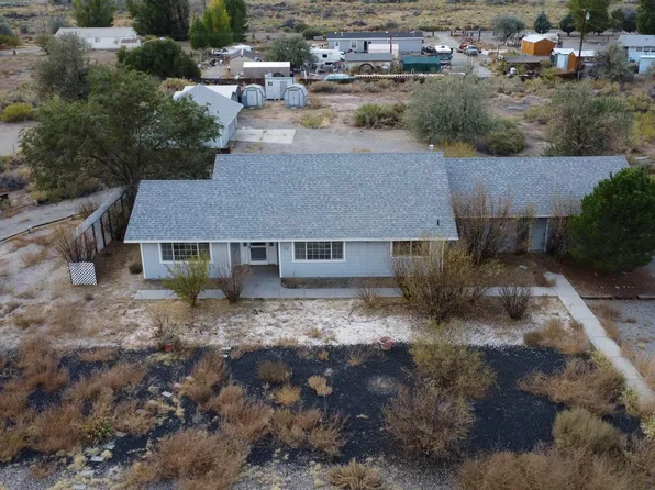 17 Cottonwood Ln, Yerington, NV 89447