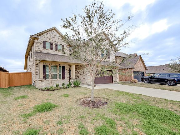 3rd image of 10739 Cliffs View Dr