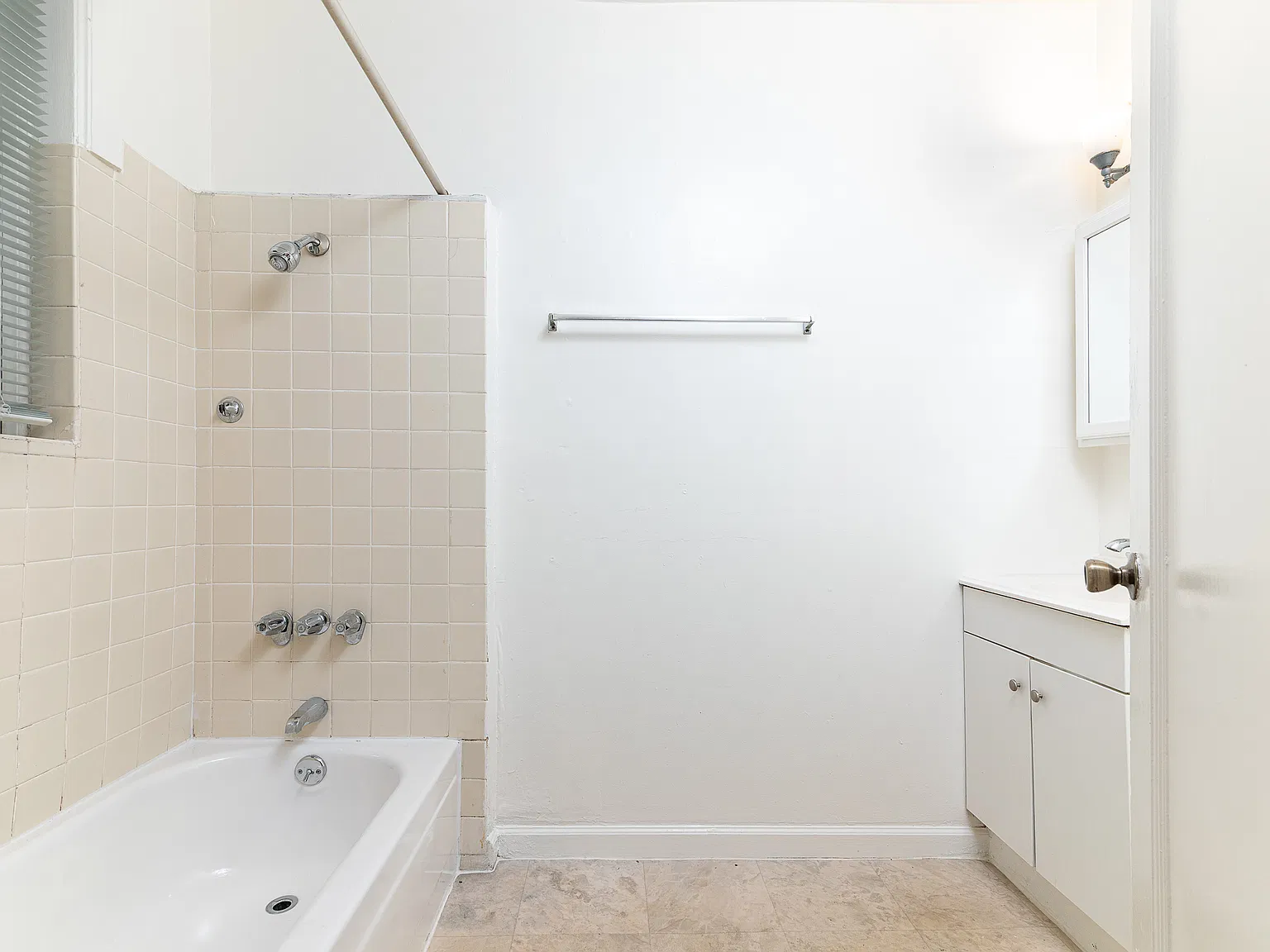 Peralta Apartments | Oakland Living Near Lake Merritt 184 13th Street, Oakland — Photo 3