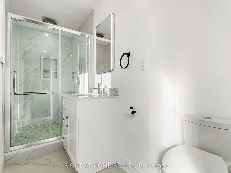 373 Firglen Rdg — Photo 22