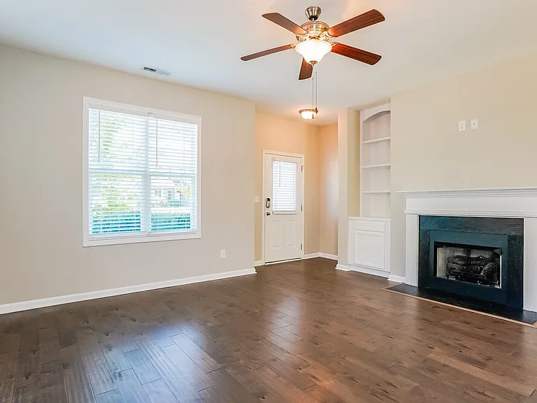 229 Lanier Pl — Photo 4