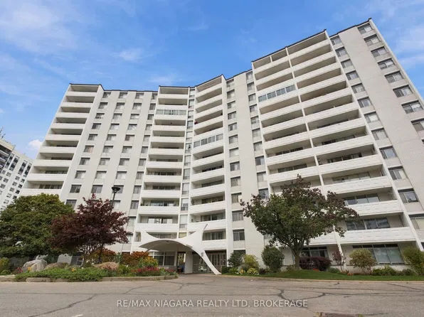 15 Towering Heights Blvd #1204, Saint Catharines, ON L2T 3G7