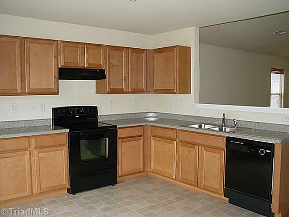 4th image of 3949 Heather View Ln